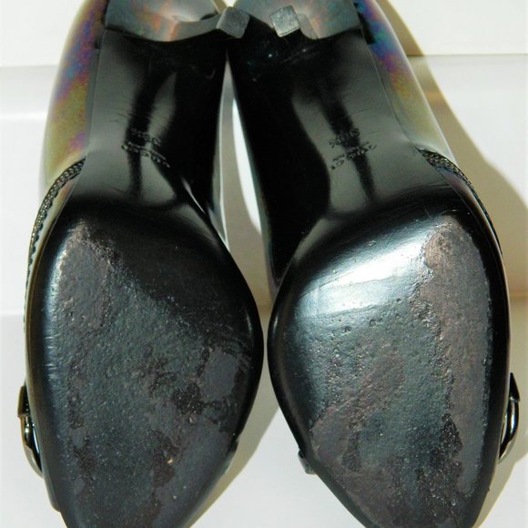 Gucci Iridescent Peep Toe Pump - Picture 12 of 13